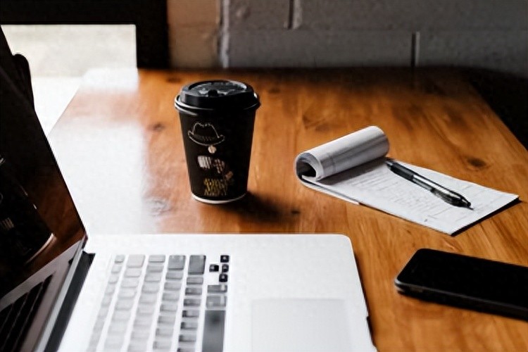 拼多多运营全攻略：从类目分析到销售排行，电霸助你精准决策