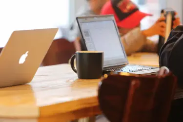 拼多多数据分析利器选择什么？电霸可以吗？